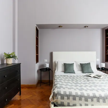The Rent - Spacious One-bedroom In Moscova District Apartment *